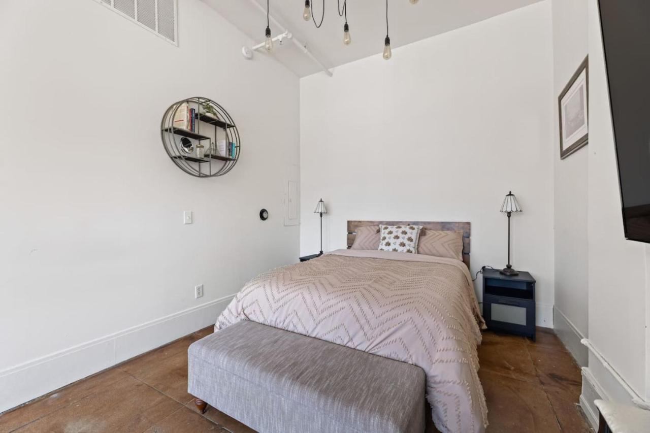 Skyline View Loft W Kitchen Dtla Exclusively Month Apartment *