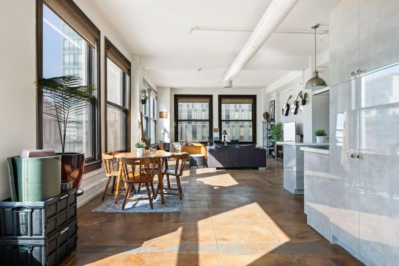 Apartment Skyline View Loft W Kitchen Dtla Exclusively Month Los Angeles